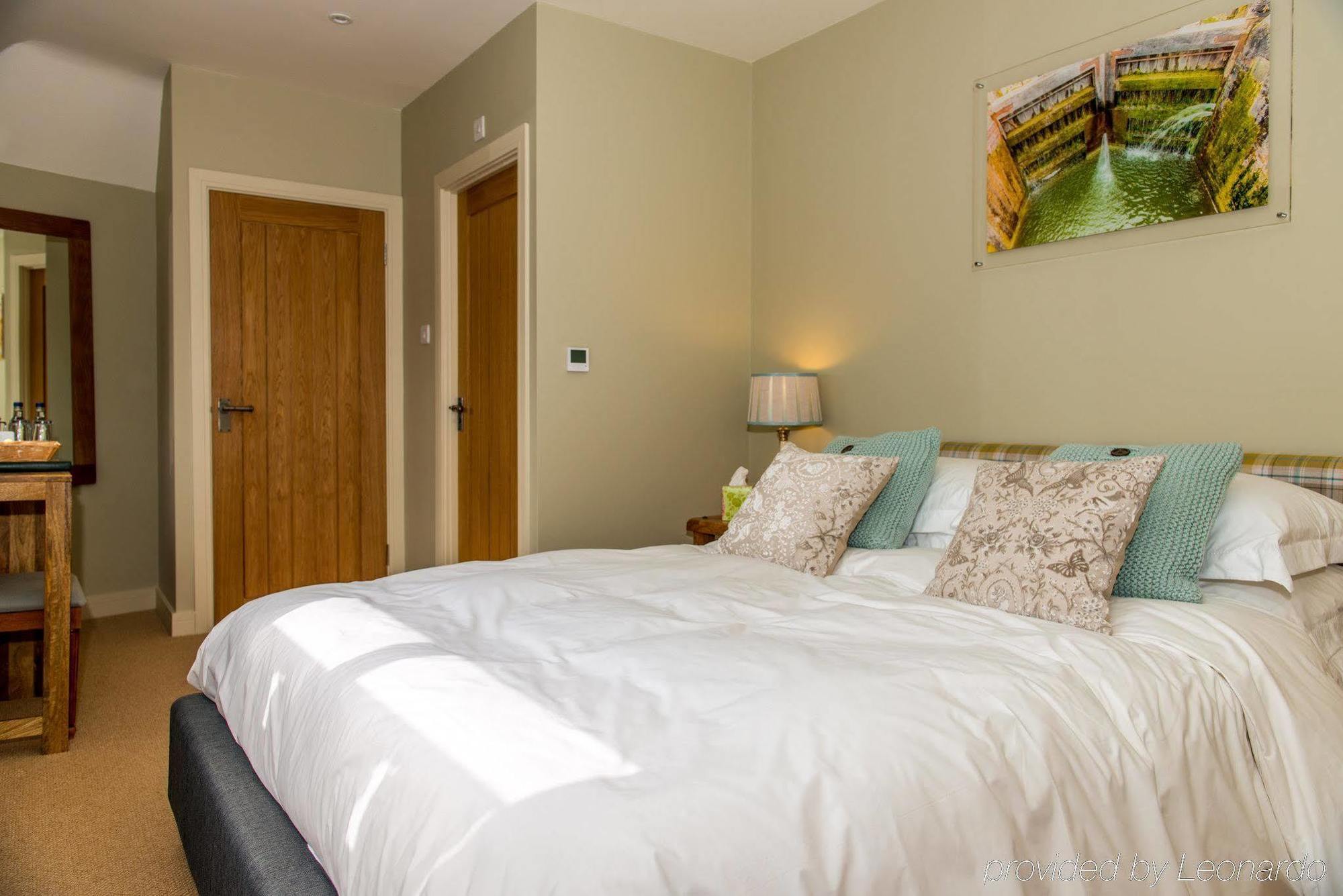 The Peppermill Town House Hotel & Restaurant Devizes Exterior foto